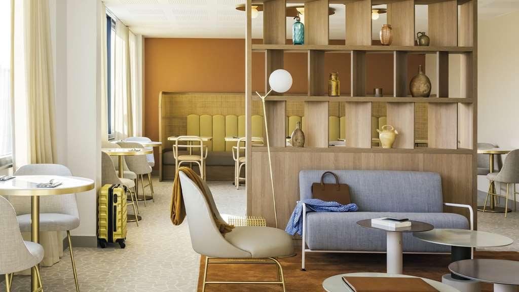 Okko Hotels Nice Aeroport المطعم الصورة
